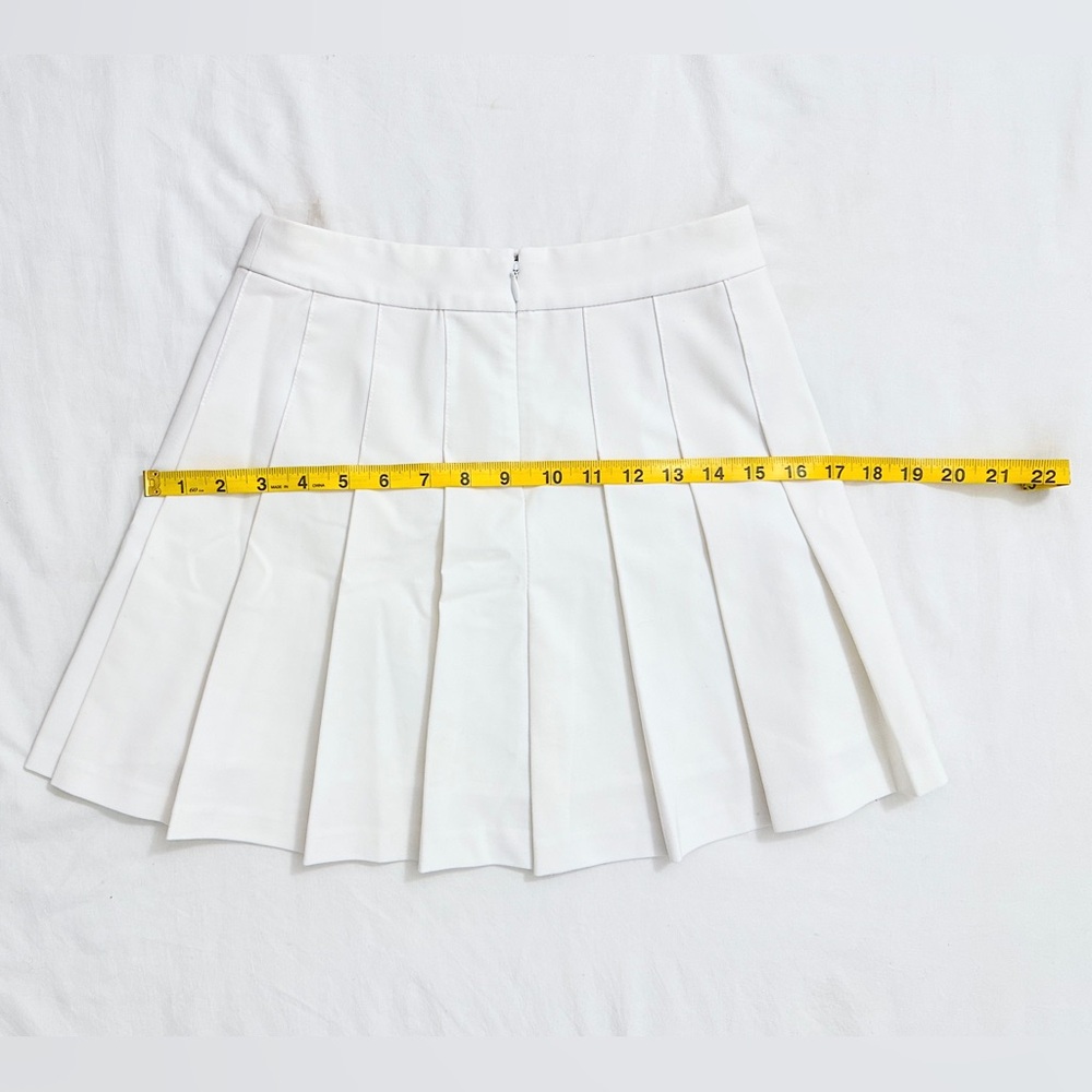 Aritzia Sunday Best Olive Mini Skirt - White - 0 - Picture 8 of 10